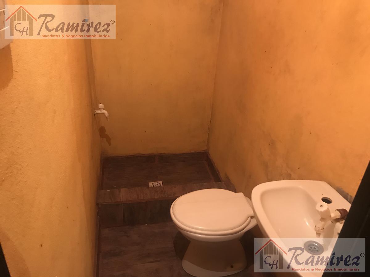 Casa 3 Amb. con 3 Departamentos en Venta - Moreno 5