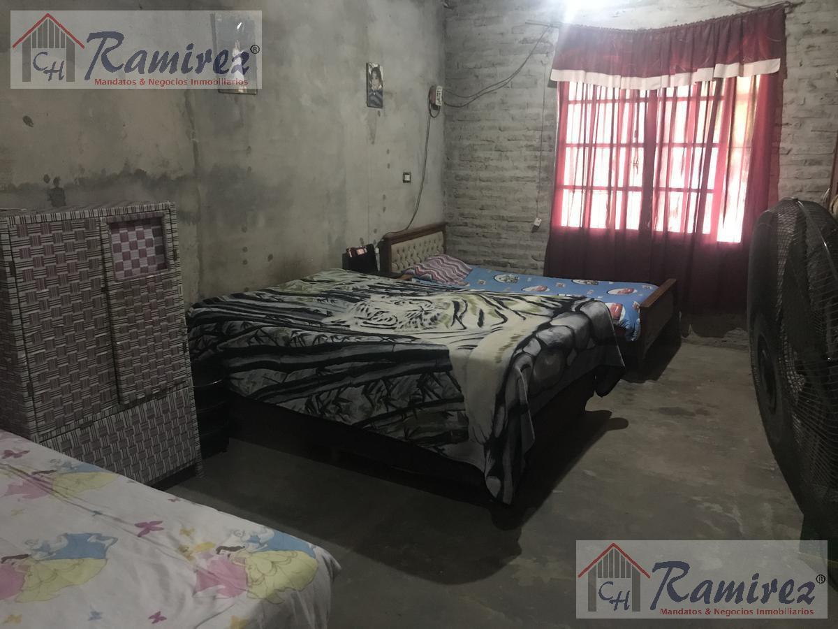 Casa 3 Amb. con 3 Departamentos en Venta - Moreno 5