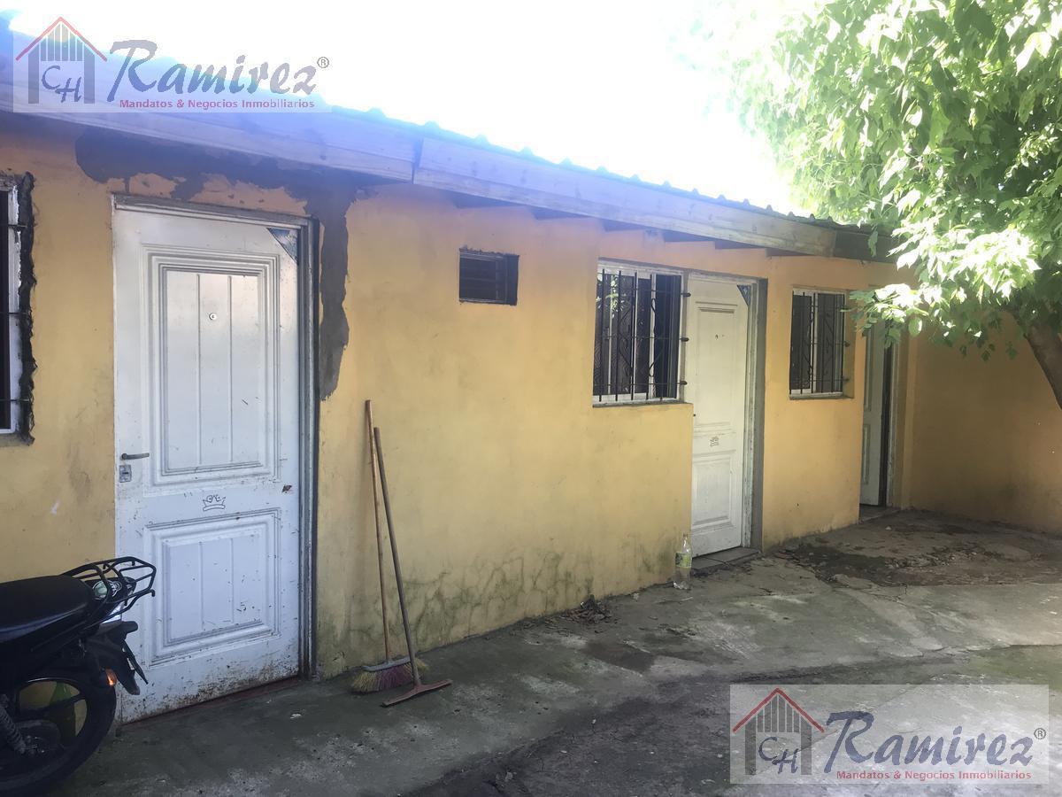 Casa 3 Amb. con 3 Departamentos en Venta - Moreno 2