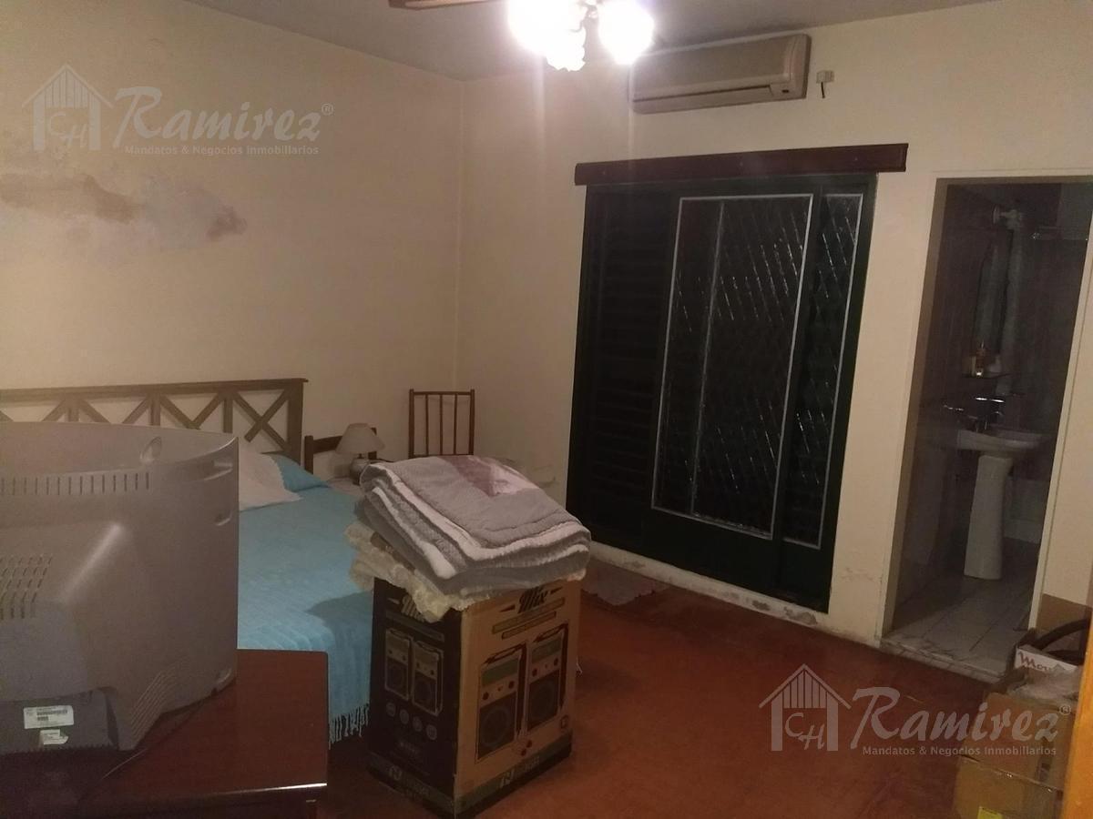 Casa 4 Amb. en Venta - Castelar 3