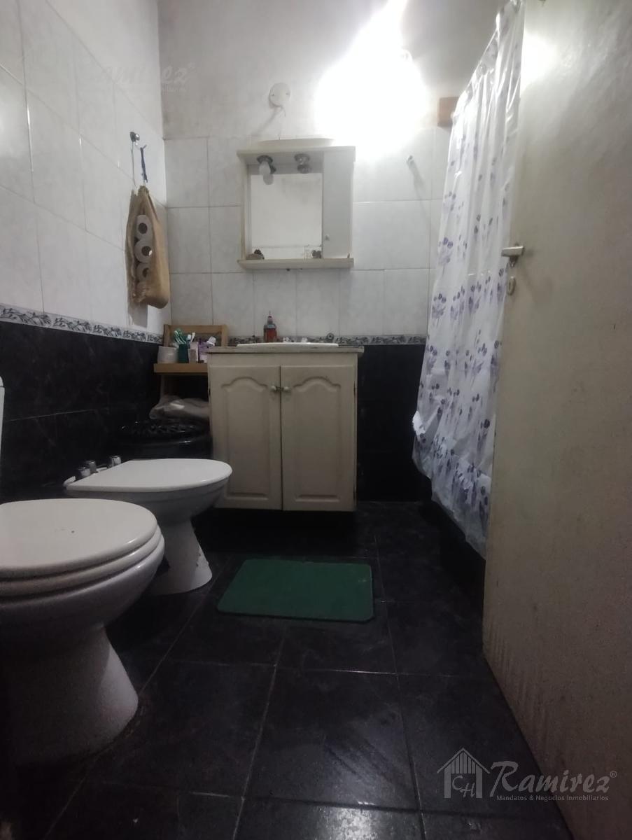 Casa en Venta 5 Amb. Castelar, A mts. Vergara - Moron