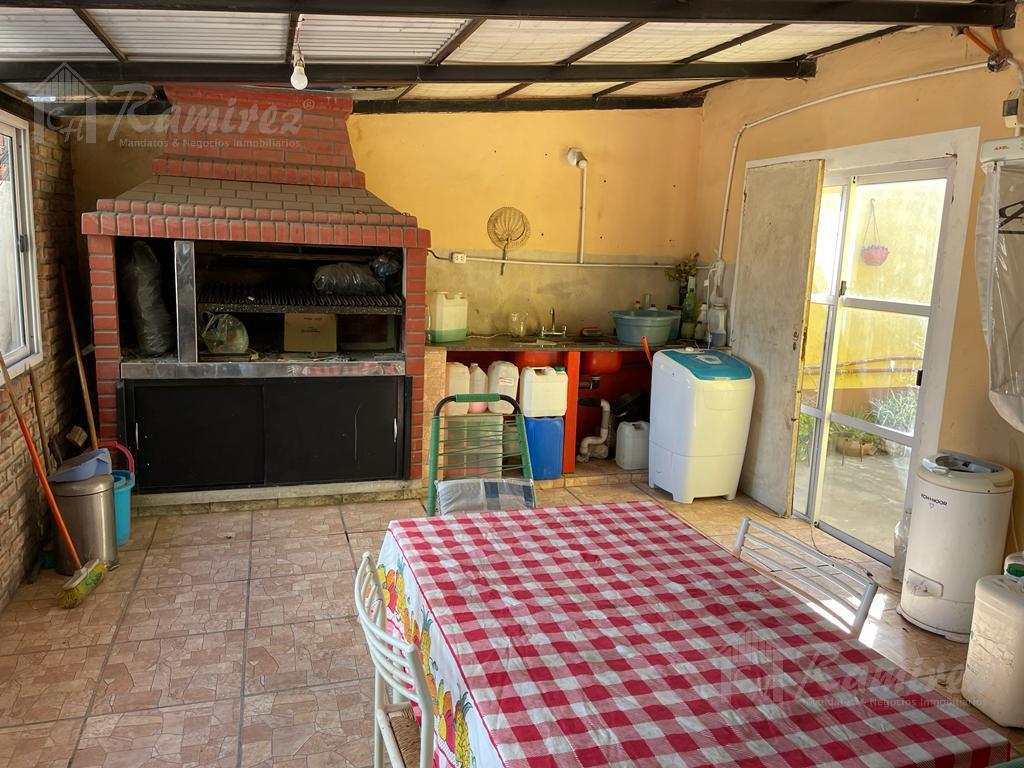 Foto de Casa 4 Amb. y Departamento En Venta - Paso del Rey, Moreno, imagen 2