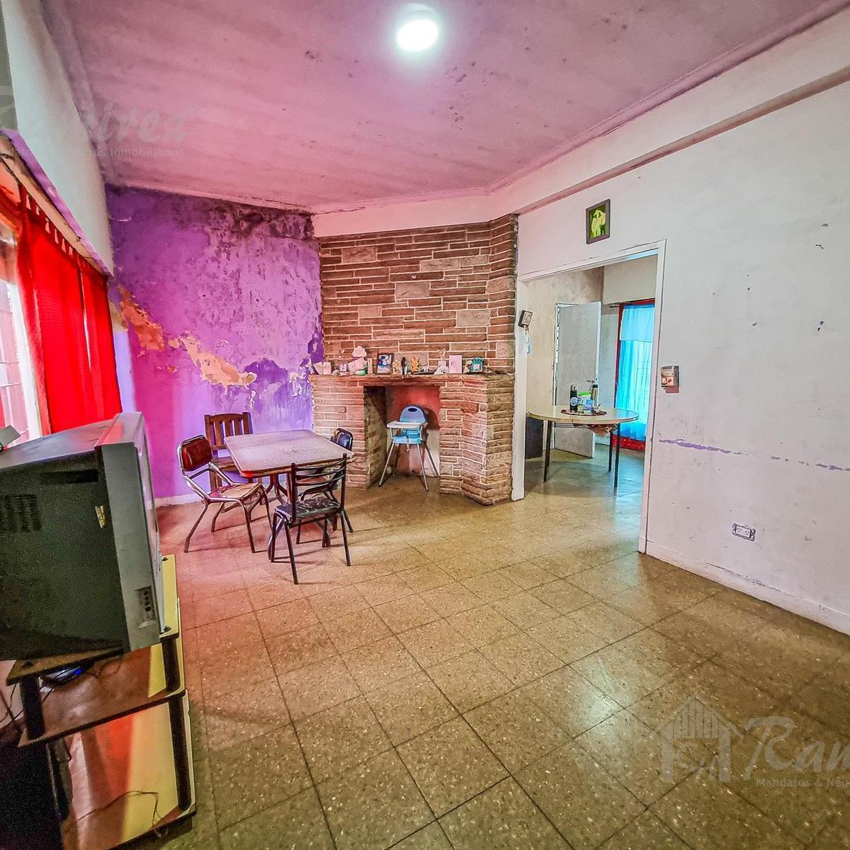Casa Quinta Moreno en Venta 2000 m² Pileta 1