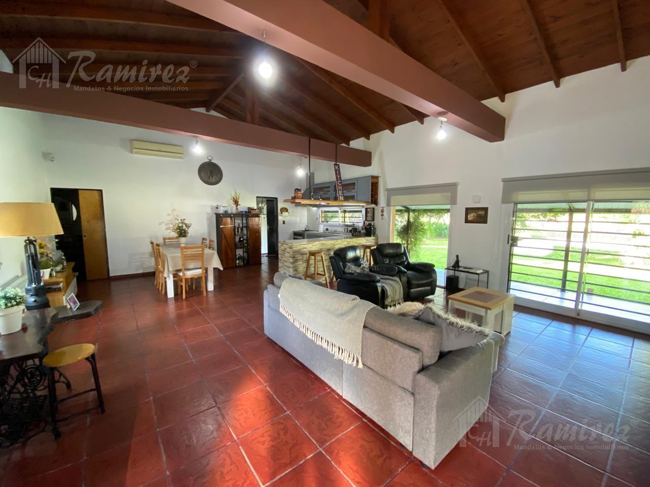 Quinta 4 Ambientes En Venta - Francisco Alvarez, Moreno