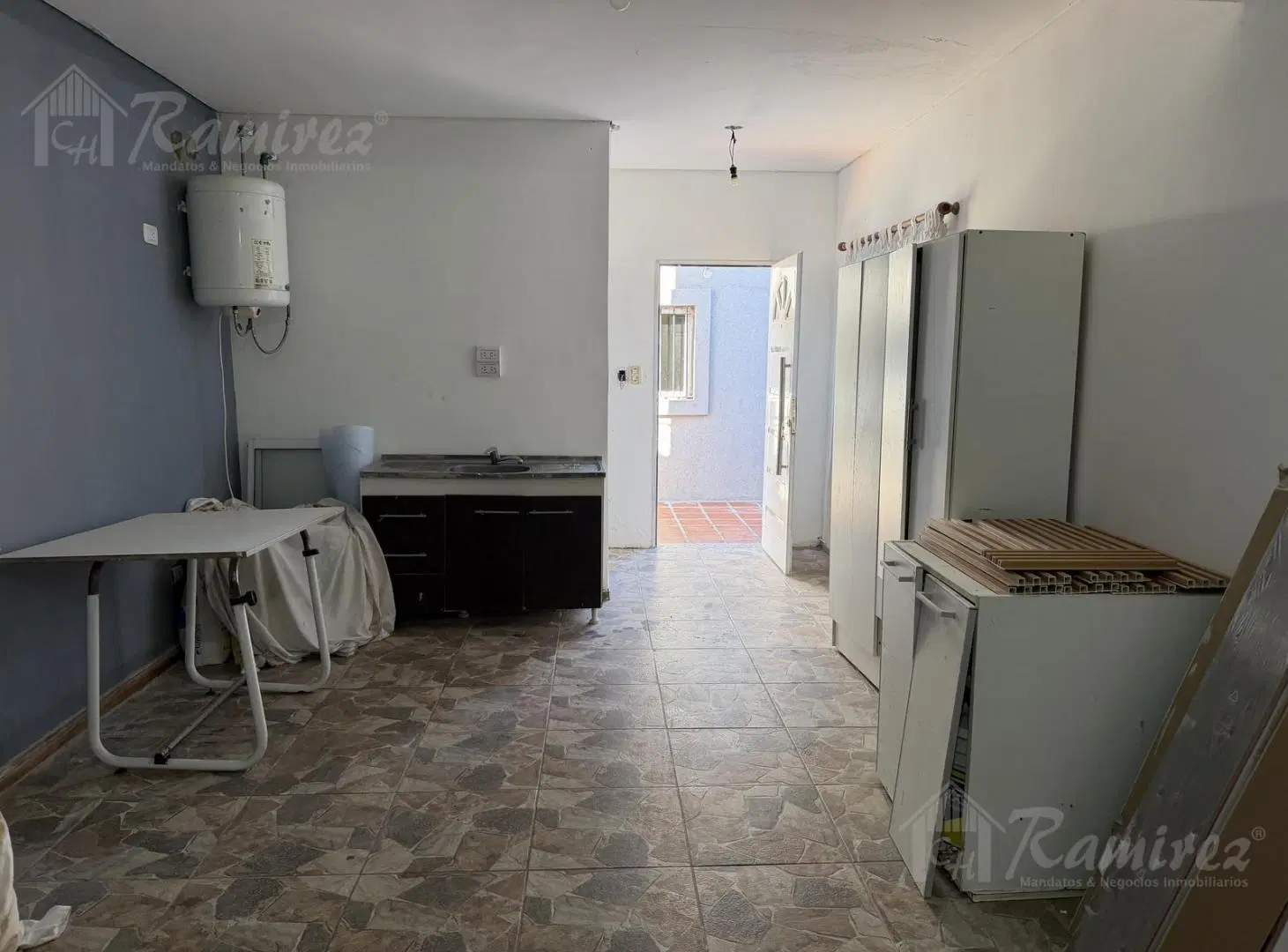 Casa 4 Amb. y Departamento En Venta - La Perlita, Moreno 3