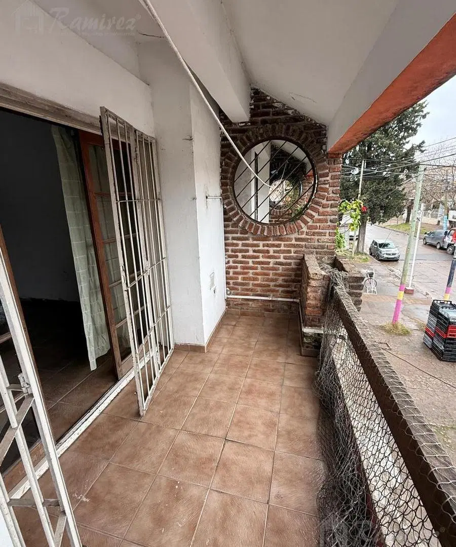 Departamento De 2 Ambientes En Alquiler - Francisco Alvarez, Moreno 2