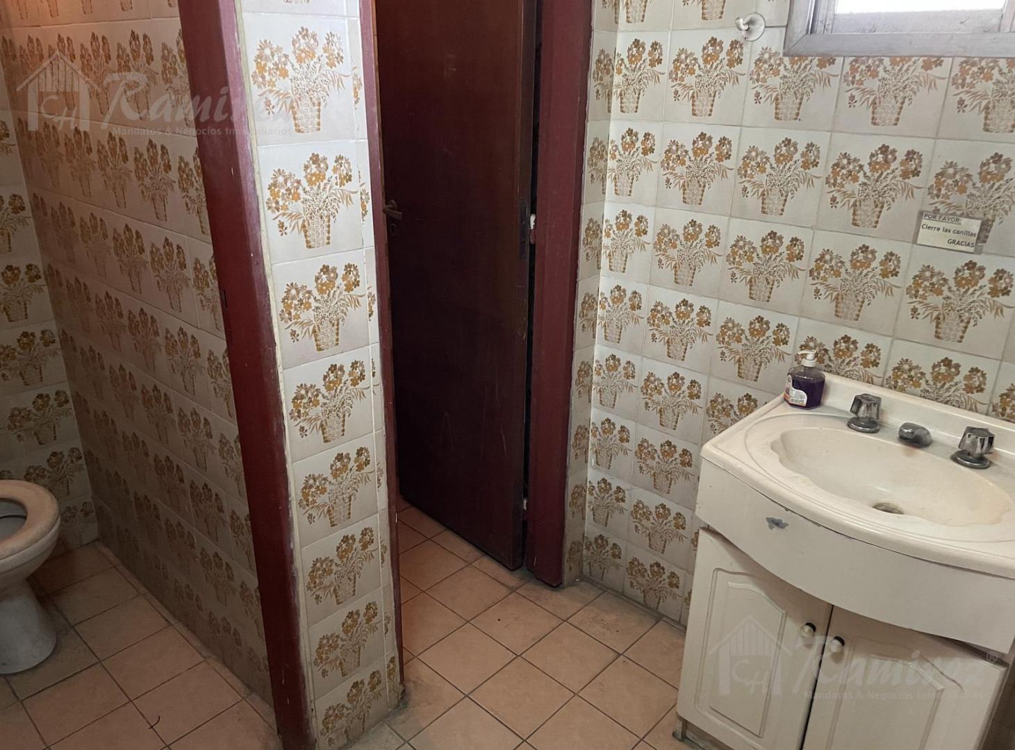 Foto de Casa, Locales, Salón, Galpón En Venta Cruce Castelar, Trujui, imagen 3