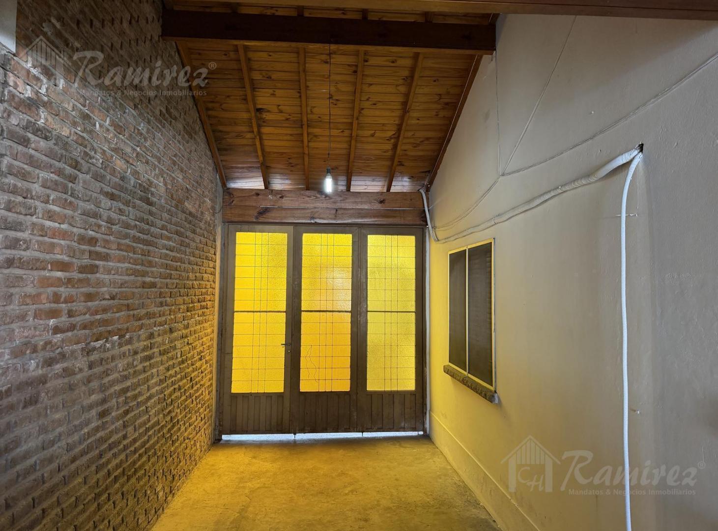 Foto de Casa 3 Amb. En Alquiler Castelar Centro, Moron, imagen 3