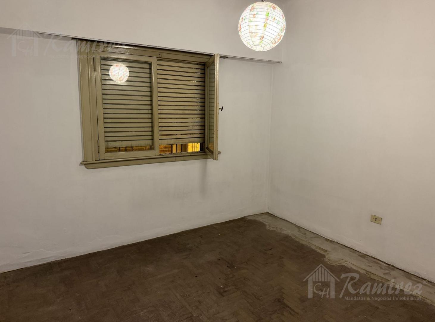 Foto de Casa 3 Amb. En Alquiler Castelar Centro, Moron, imagen 2