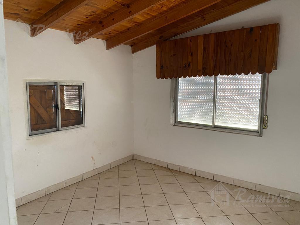 Foto de Casa 4 Ambientes En Alquiler - Francisco Alvarez, imagen 2