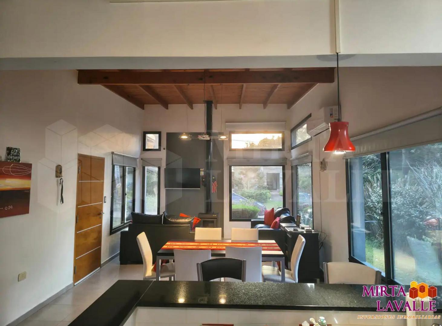 Foto de Hermosa casa impecable estado 4 amb. – Dalias e/ claveles y lirios, imagen 5