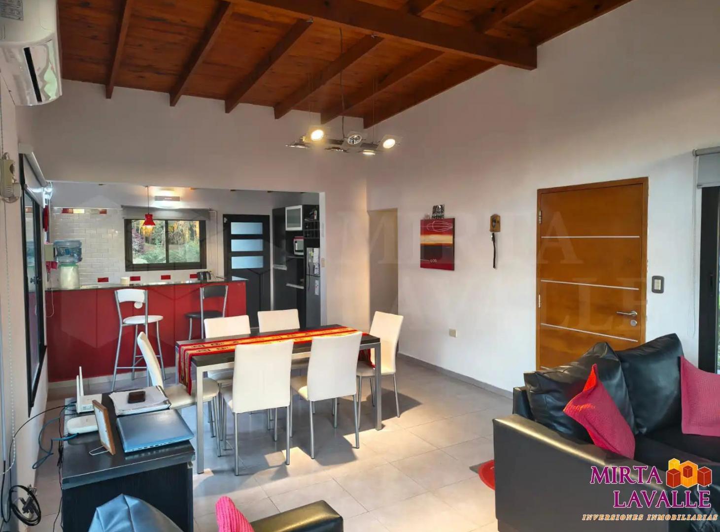 Foto de Hermosa casa impecable estado 4 amb. – Dalias e/ claveles y lirios, imagen 3