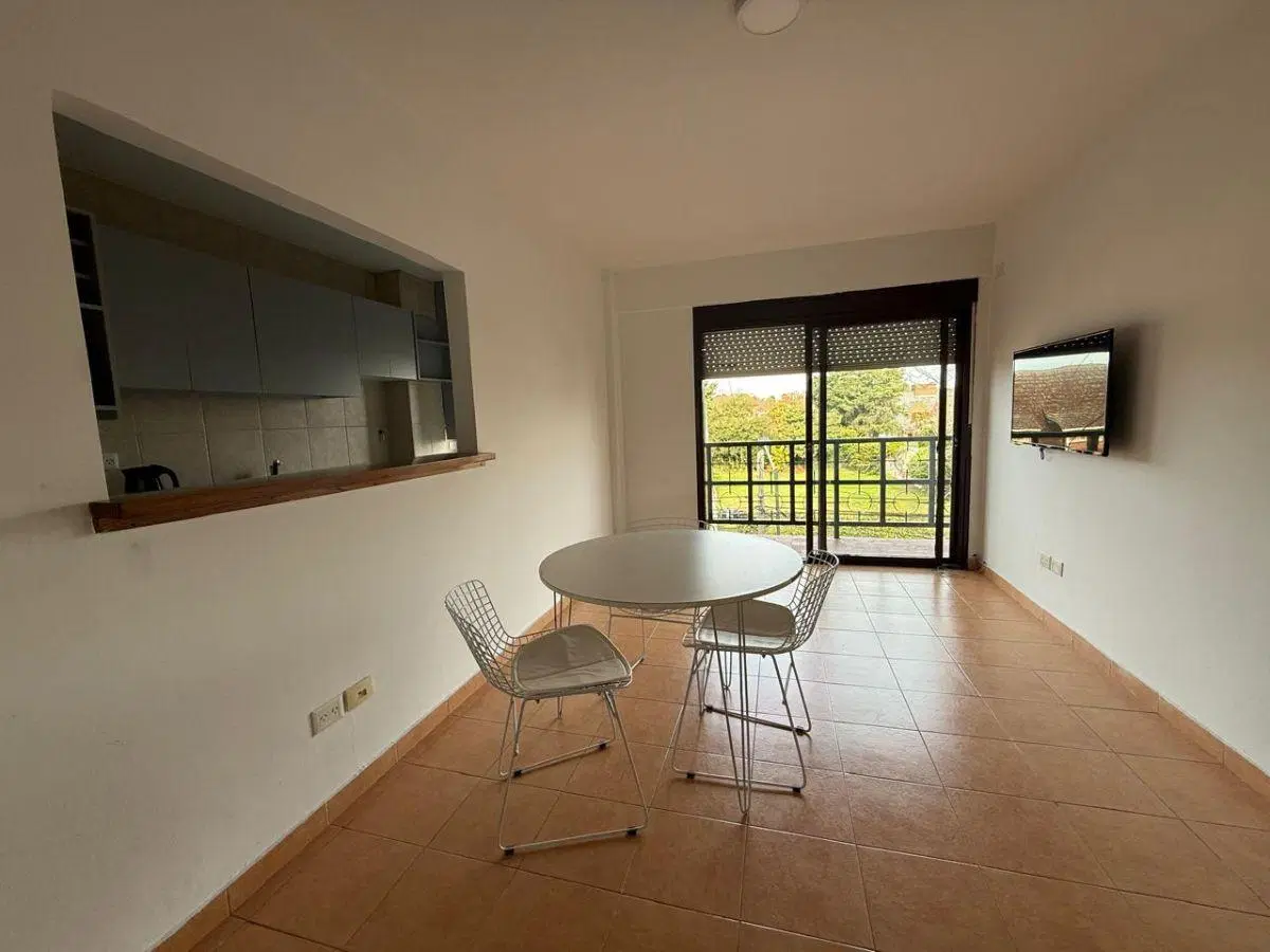 dpto 2 amb fte balcon cochera 2º piso x esc. 5
