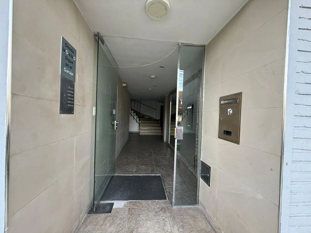 dpto 2 amb fte balcon cochera 2º piso x esc. 1