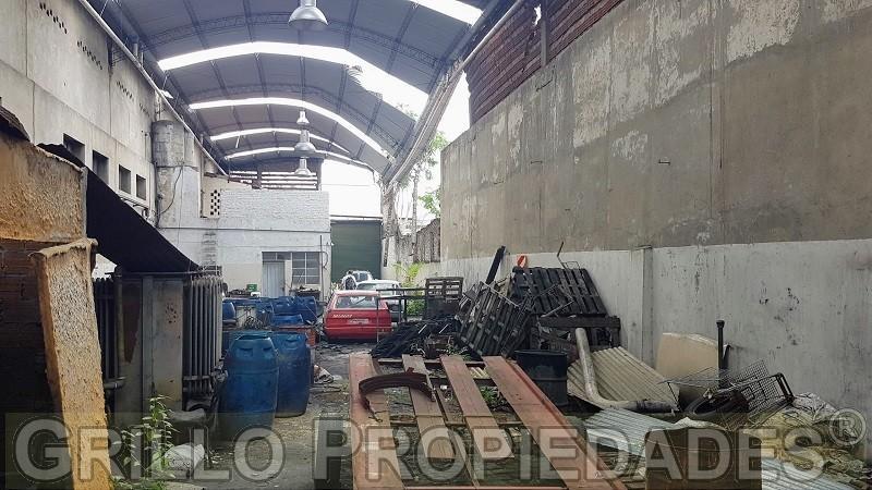 Roca 1941. Lote de terreno, Nave Industrial, Depósito o Galpón. 550m2 cubiertos.