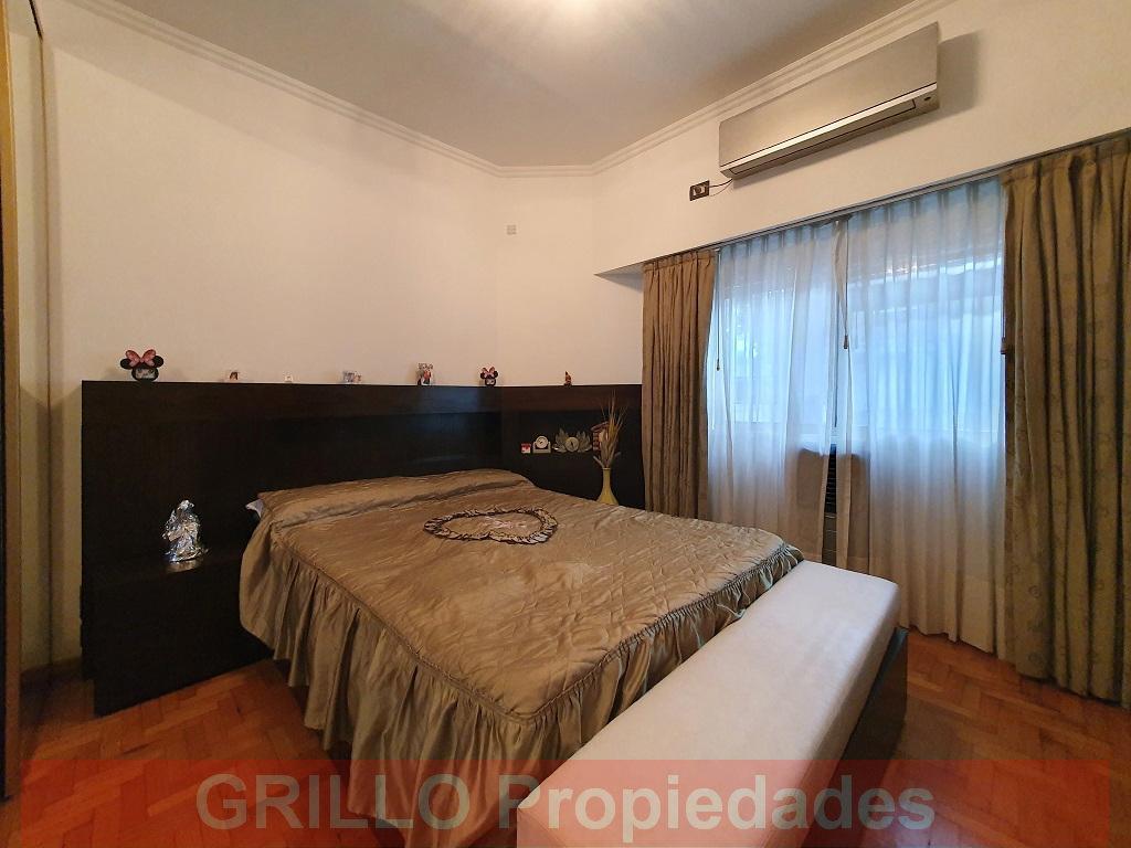 Guardia Nacional 2502. Casa cuatro ambientes en lote propio. 141m2. Cochera.