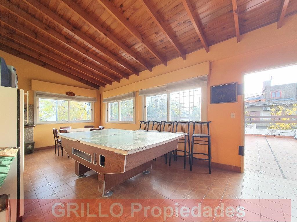Guardia Nacional 2502. Casa cuatro ambientes en lote propio. 141m2. Cochera.