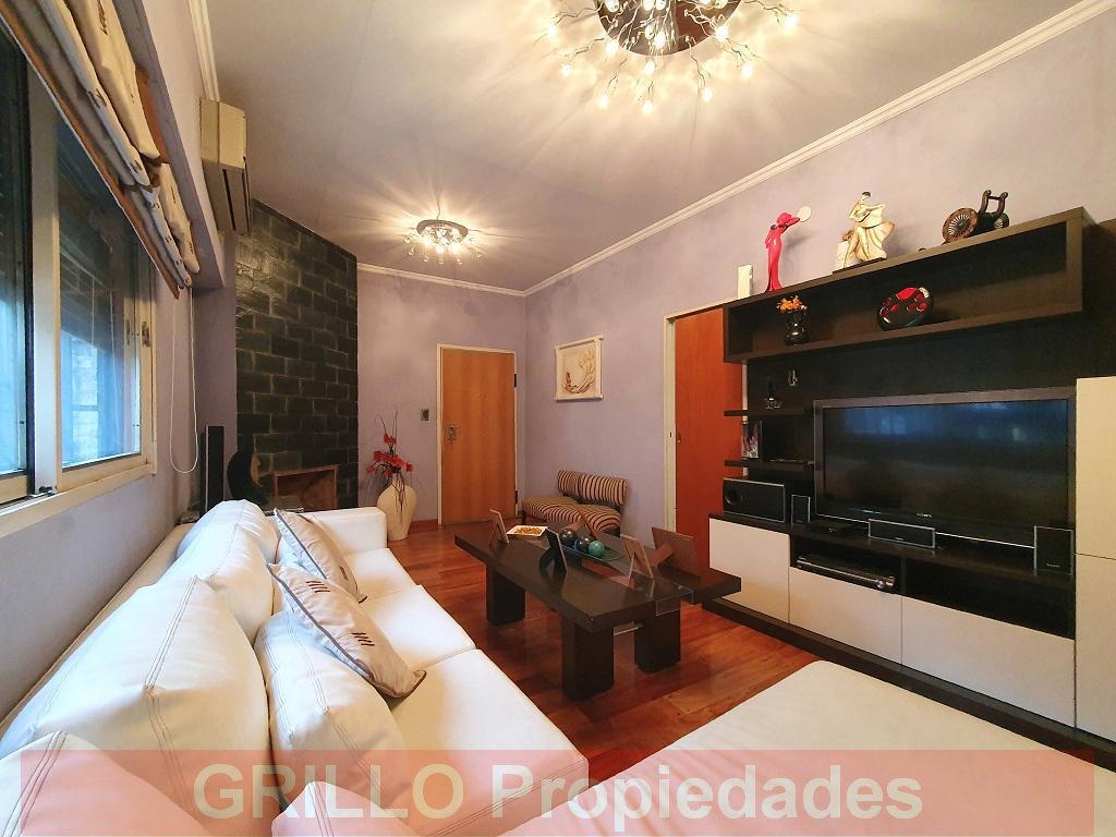 Guardia Nacional 2502. Casa cuatro ambientes en lote propio. 141m2. Cochera.