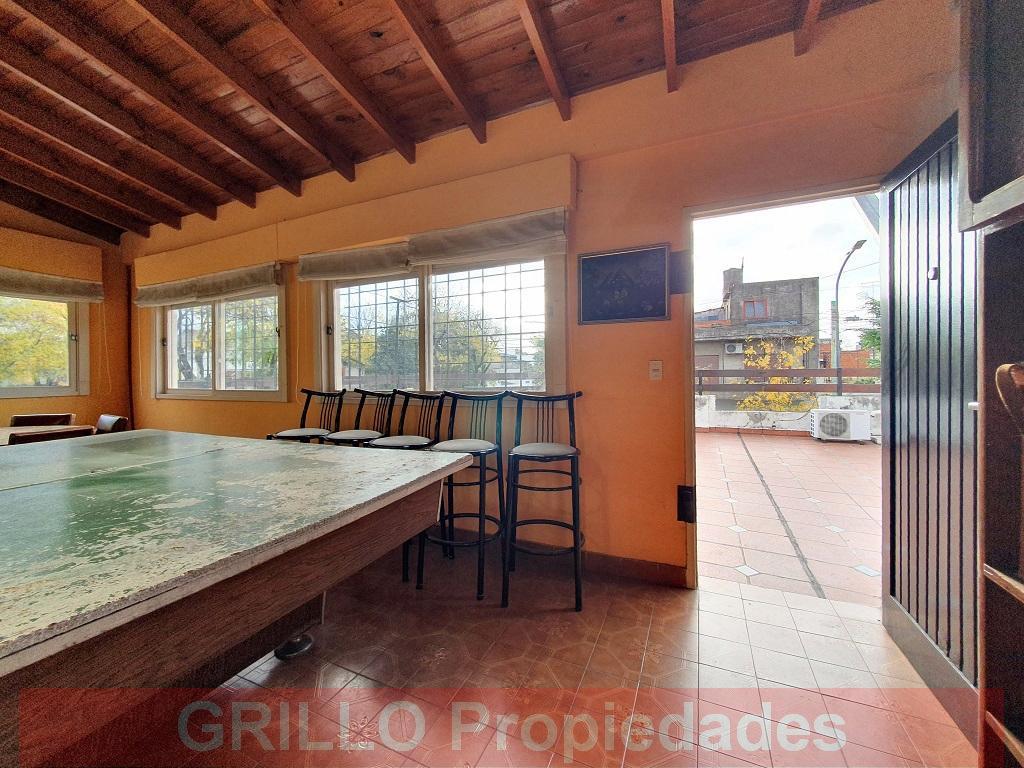 Guardia Nacional 2502. Casa cuatro ambientes en lote propio. 141m2. Cochera.