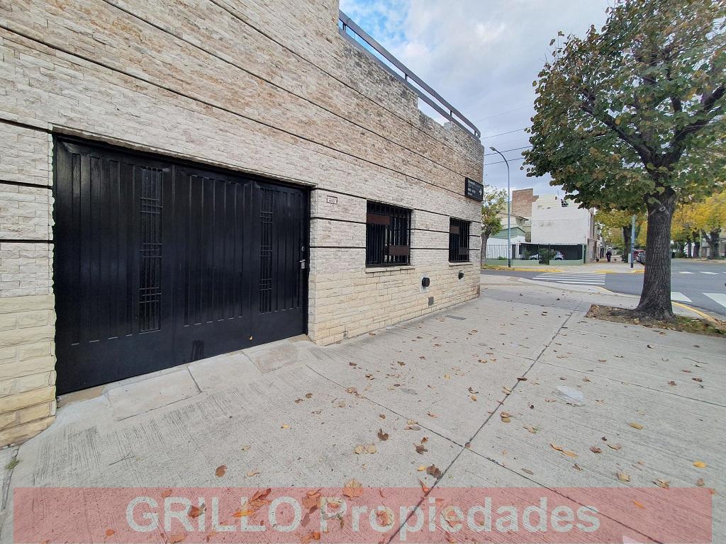Guardia Nacional 2502. Casa cuatro ambientes en lote propio. 141m2. Cochera.