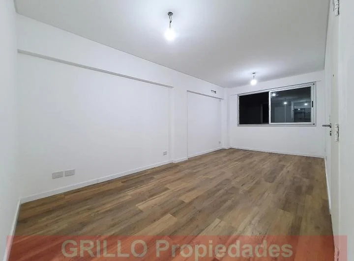 Av. Álvarez Thomas 875. Departamento monoambiente. Pileta, Solarium, Laundry. 4