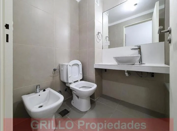 Av. Álvarez Thomas 875. Departamento monoambiente. Pileta, Solarium, Laundry. 5