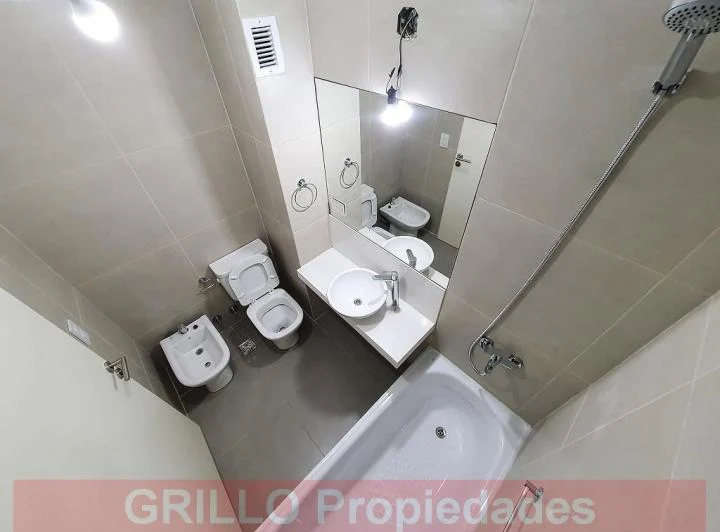 Av. Álvarez Thomas 875. Departamento monoambiente. Pileta, Solarium, Laundry. 2