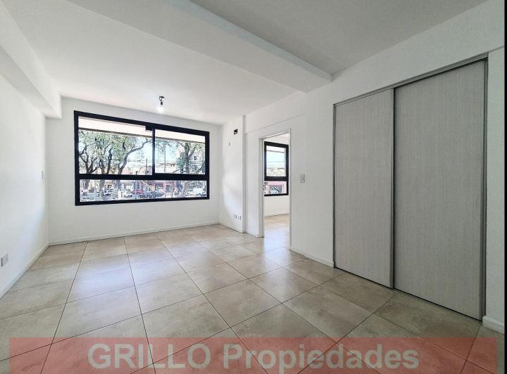 Av. Rivadavia 9954. Departamento dos ambientes. SUM, parrillas, solarium. 1