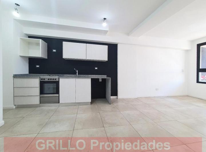 Av. Rivadavia 9954. Departamento dos ambientes. SUM, parrillas, solarium. 5