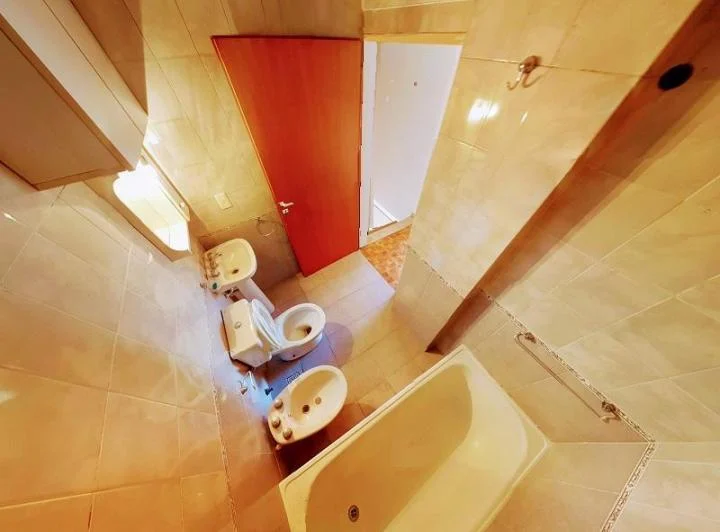 Tres Arroyos 3517 - Departamento dos ambientes dúplex muy amplio con balcón. 5