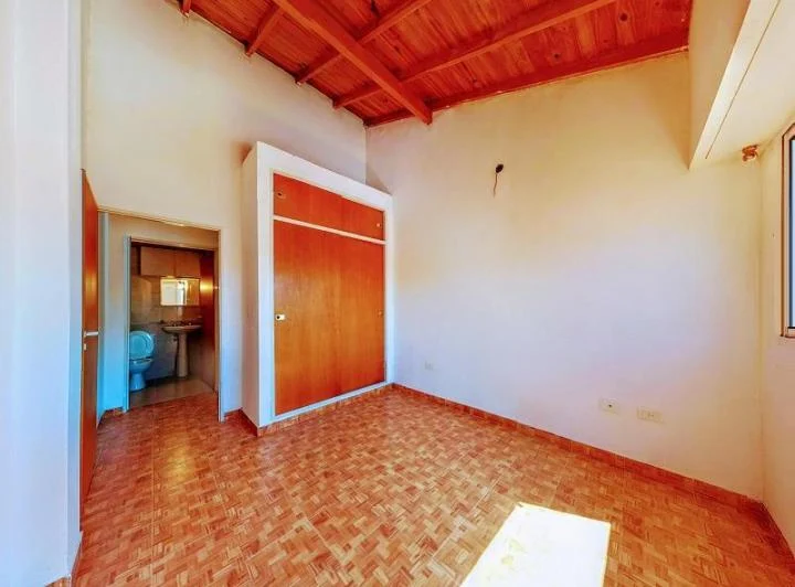 Tres Arroyos 3517 - Departamento dos ambientes dúplex muy amplio. Balcón 4