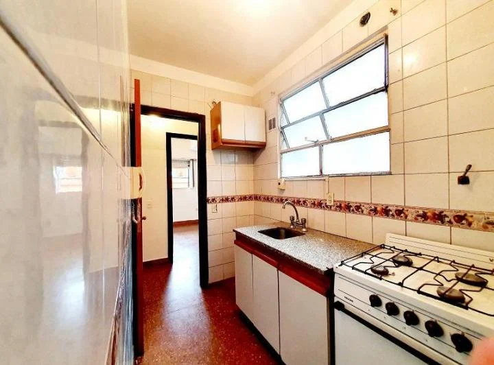 Álvarez Jonte 4076 - Departamento tres ambientes. Al frente. Con bajas expensas. 4