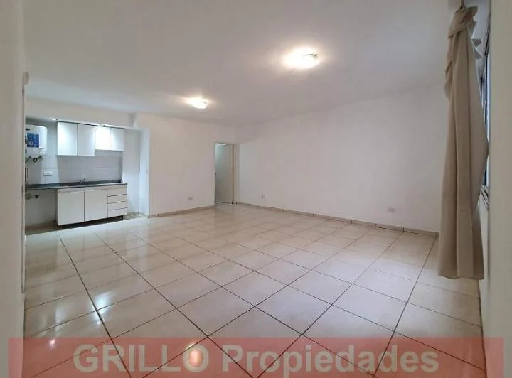 Av. Directorio 386. Departamento monoambiente de 35 m2. Muy buena zona. 4
