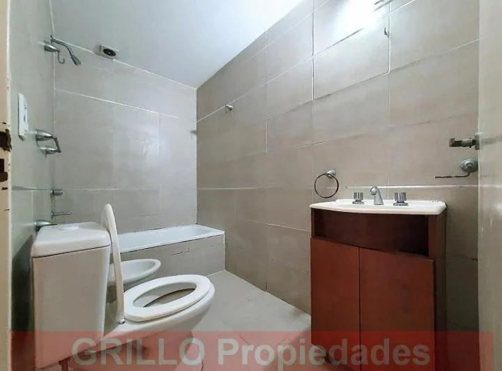Av Directorio 386. Departamento monoambiente de 35 m2. Muy buena zona. 4