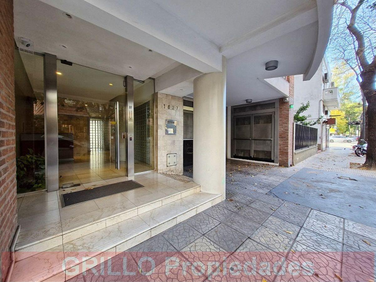Pico 1627 casi Av. Libertador. Apto crédito. Departamento 3 ambientes. 2 baños. Parrilla y SUM.