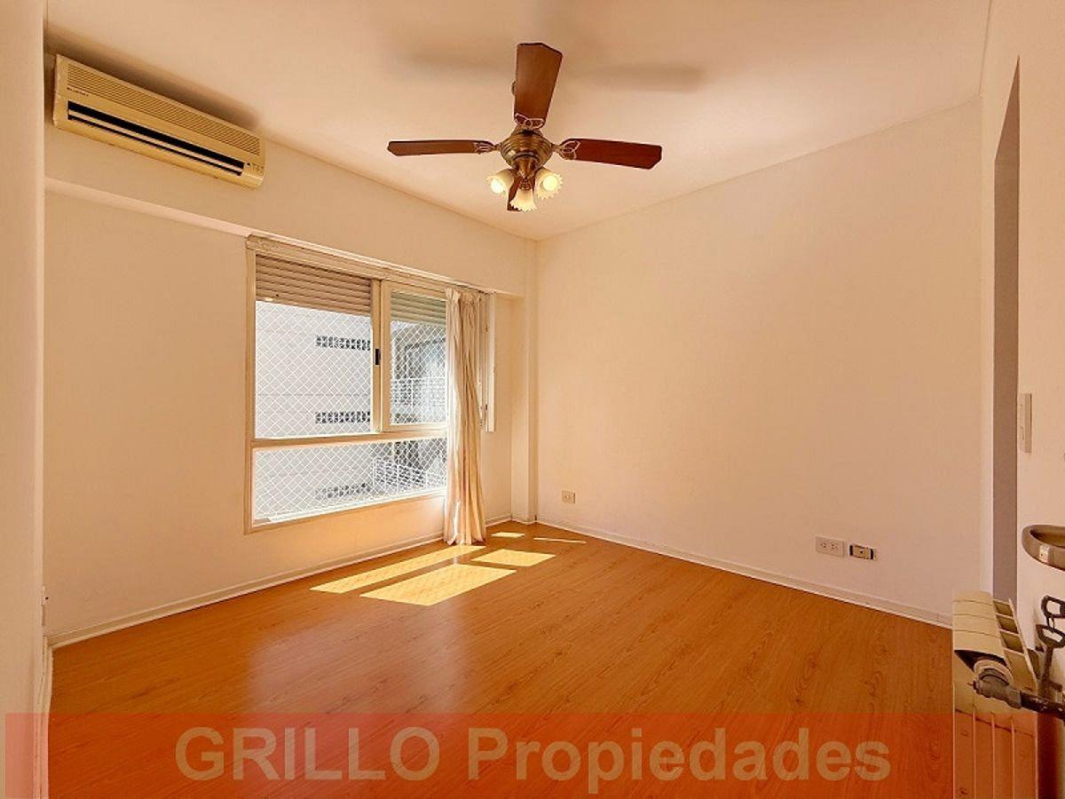 Pico 1627 casi Av. Libertador. Apto crédito. Departamento 3 ambientes. 2 baños. Parrilla y SUM.