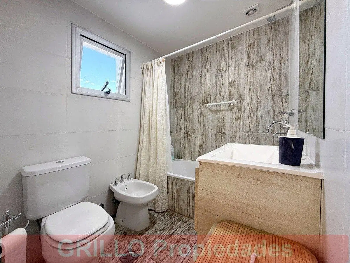 Ayacucho 2261 (25 de Mayo). Departamento de 2 ambientes. Super vista. Balcón con parrilla propia. 4