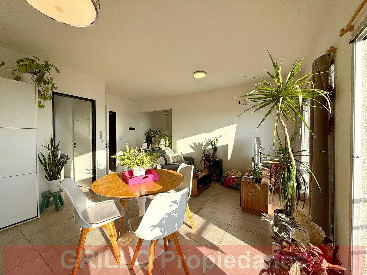 Ayacucho 2261 (25 de Mayo). Departamento de 2 ambientes. Super vista. Balcón con parrilla propia. 2