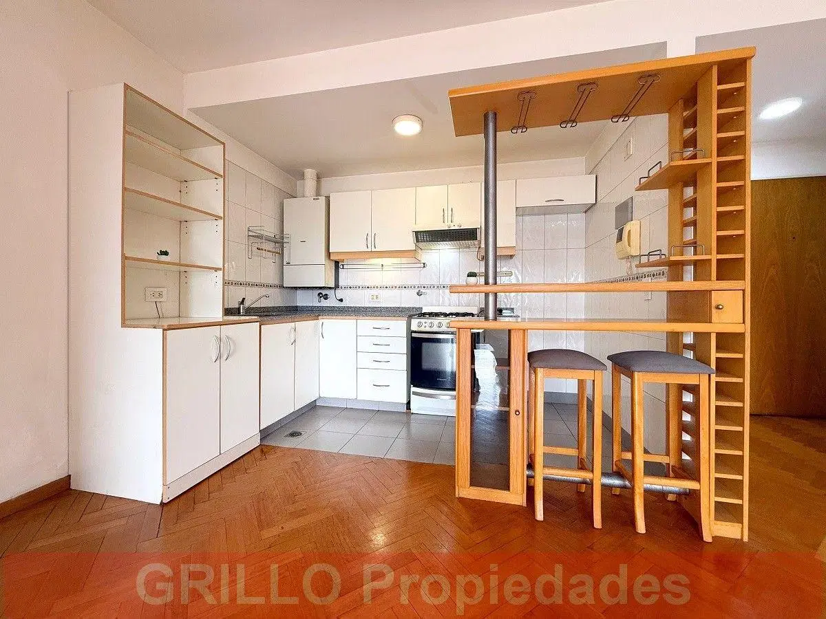 Av. del Libertador 7730. Departamento dos ambientes. Balcón aterrazado. Cochera opcional. 2