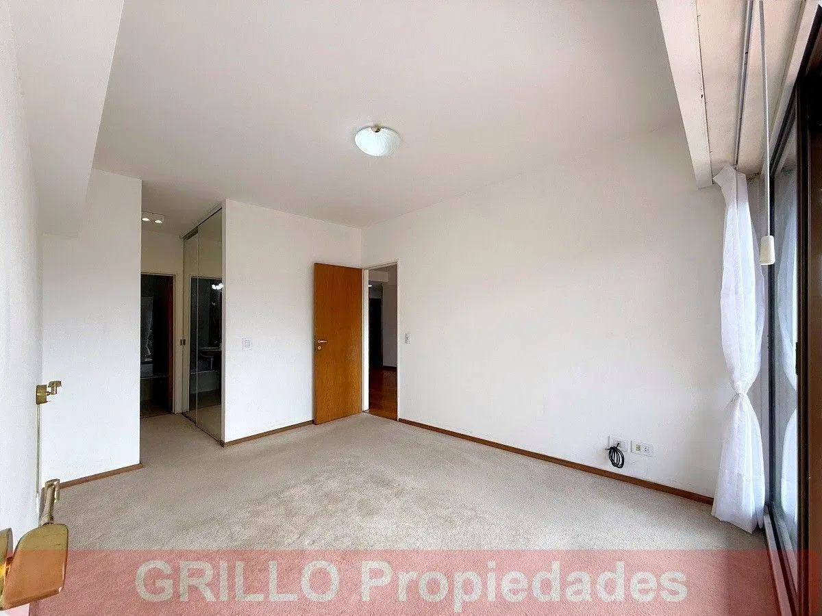 Av. del Libertador 7730. Departamento dos ambientes. Balcón aterrazado. Cochera opcional. Excelente 5