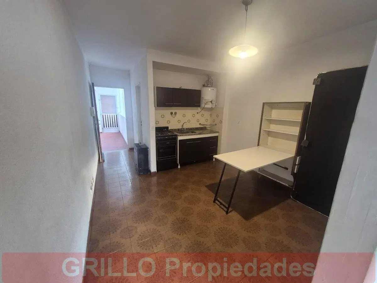 Reconquista 2949. Piso 2. Departamento monoambiente. Cocina integrada. Placard. Apto crédito. 4