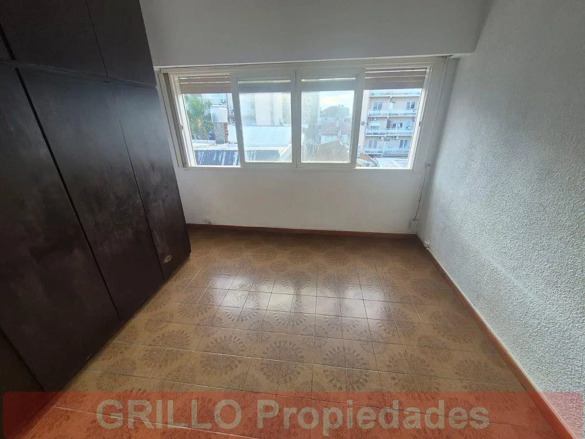 Reconquista 2949. Piso 2. Departamento monoambiente. Cocina integrada. Placard. Apto crédito. 8