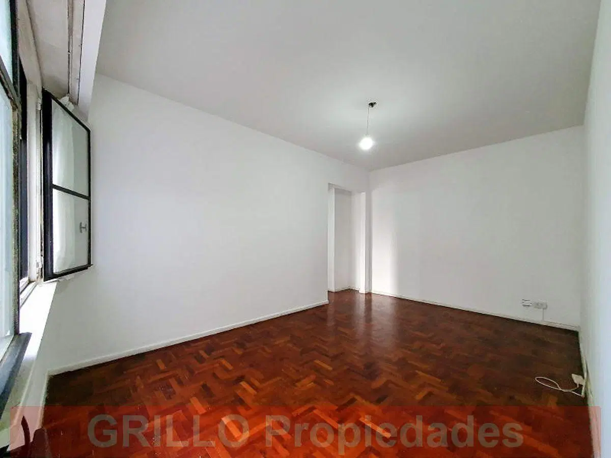 Av. del Libertador 8440. Departamento 2 ambientes. Baño completo. Cocina independiente. 3