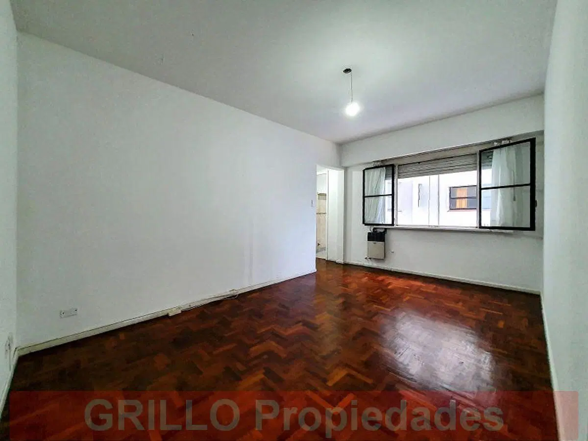 Av. del Libertador 8440. Departamento 2 ambientes. Baño completo. Cocina independiente. 3