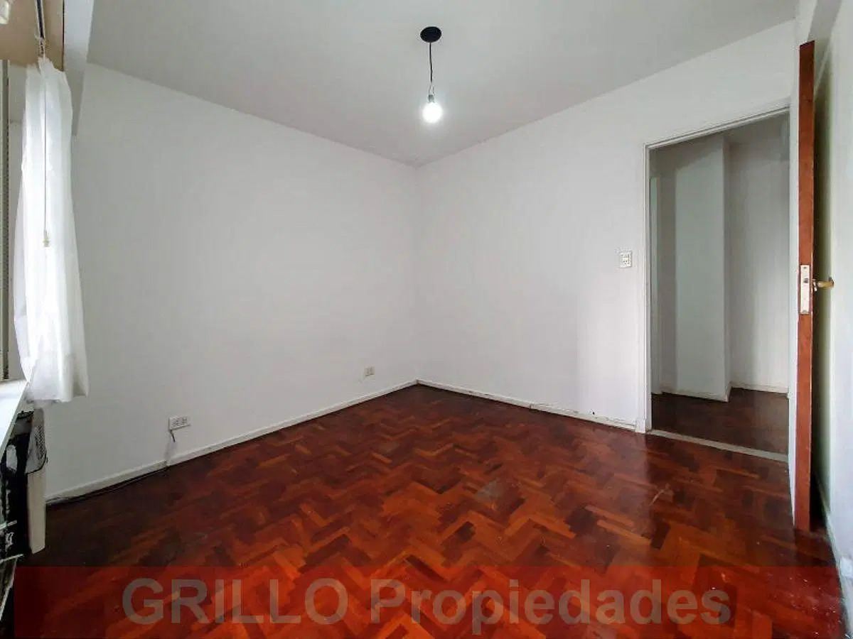 Av. del Libertador 8440. Departamento 2 ambientes. Baño completo. Cocina independiente. 4