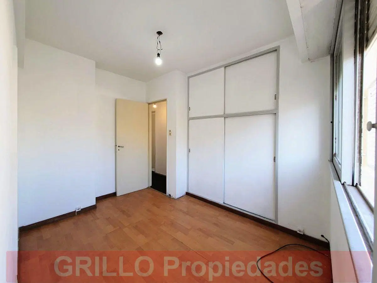 Juramento 2801. Departamento tres ambientes con balcón en piso alto. Excelente vista y luz. 3