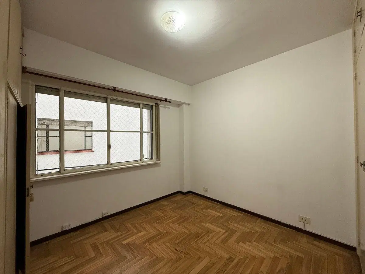 Av. del Libertador 8440, Piso 5. Departamento 3 ambientes. Balcón. Al frente. 4