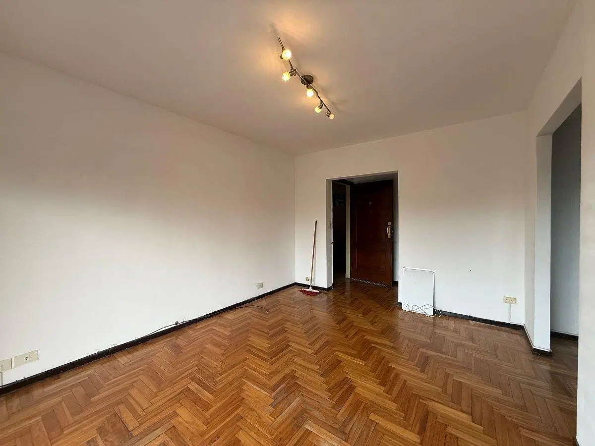 Av. del Libertador 8440, Piso 5. Departamento 3 ambientes. Balcón. Al frente. 2