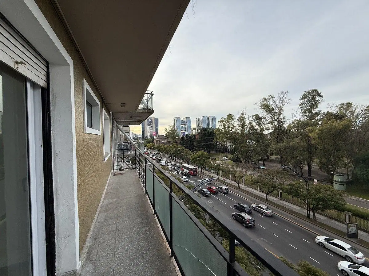 Av. del Libertador 8440, Piso 5. Departamento 3 ambientes. Balcón. Al frente. 8