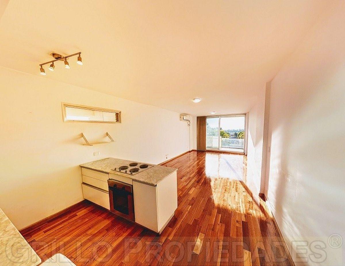 Foto de Av. del Libertador 8460. Departamento 2 ambientes muy amplio. Vista al, imagen 2